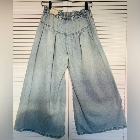 NWOT We The Free Blossom Meadow Jeans - Picture 5 of 5